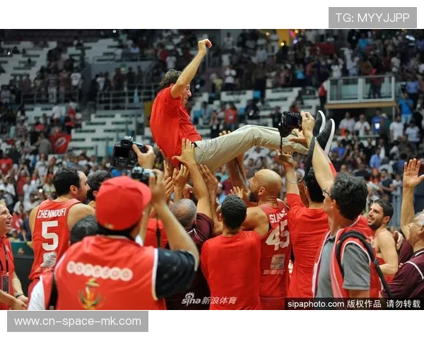 里昂全队线上助威队长尼亚卡特非洲杯夺冠 里昂全队线上助威队长尼亚卡特非洲杯夺冠